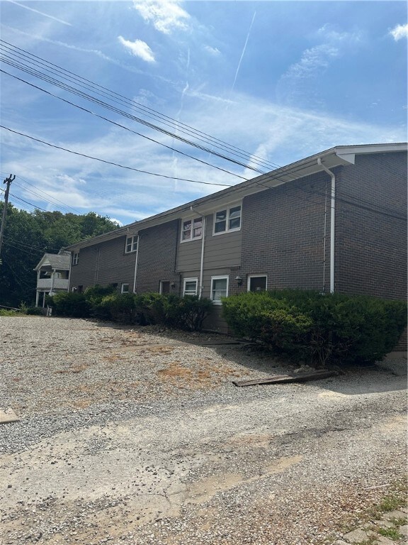 838-844 Maple Ave, Turtle Creek, PA 15145 - photo 6