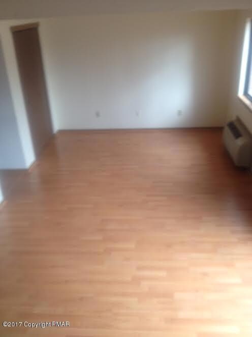 316 Keswick Ave, Bushkill, PA 18324 - photo 7