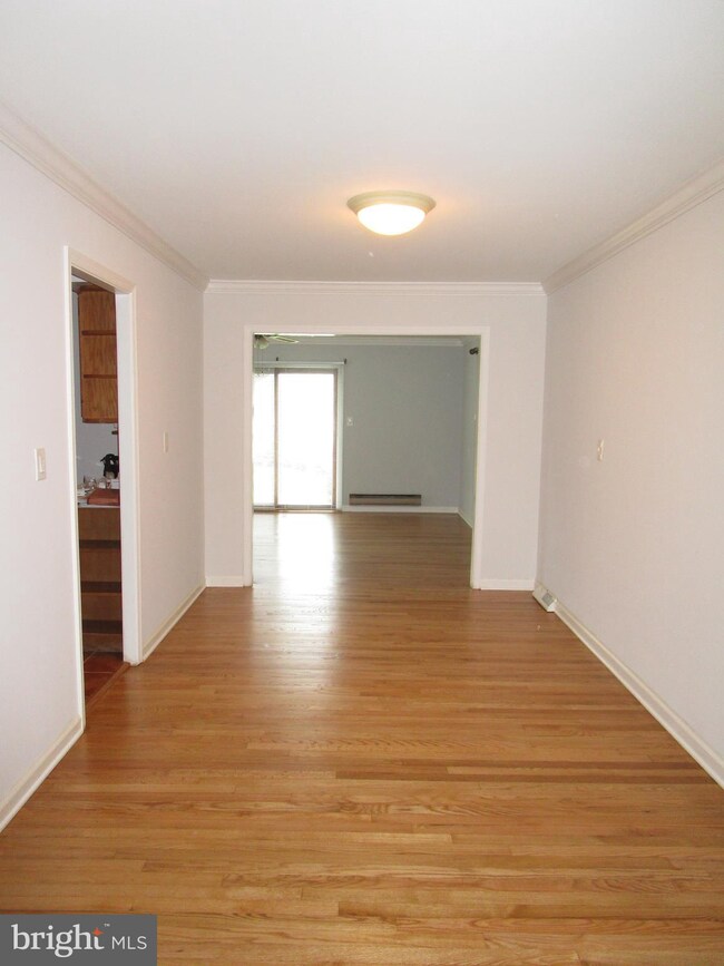 8239 Reece Heights Dr, Severn, MD 21144 - photo 3