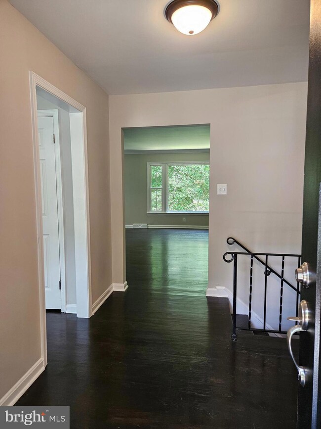 4639 Denpat Ct, Annandale, VA 22003 - photo 4