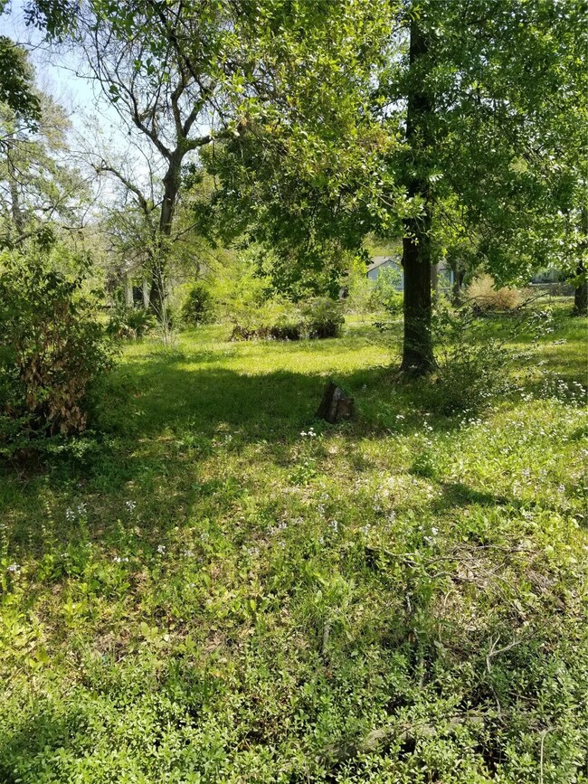 7305 Roswell St, Houston, TX 77022 - photo 3