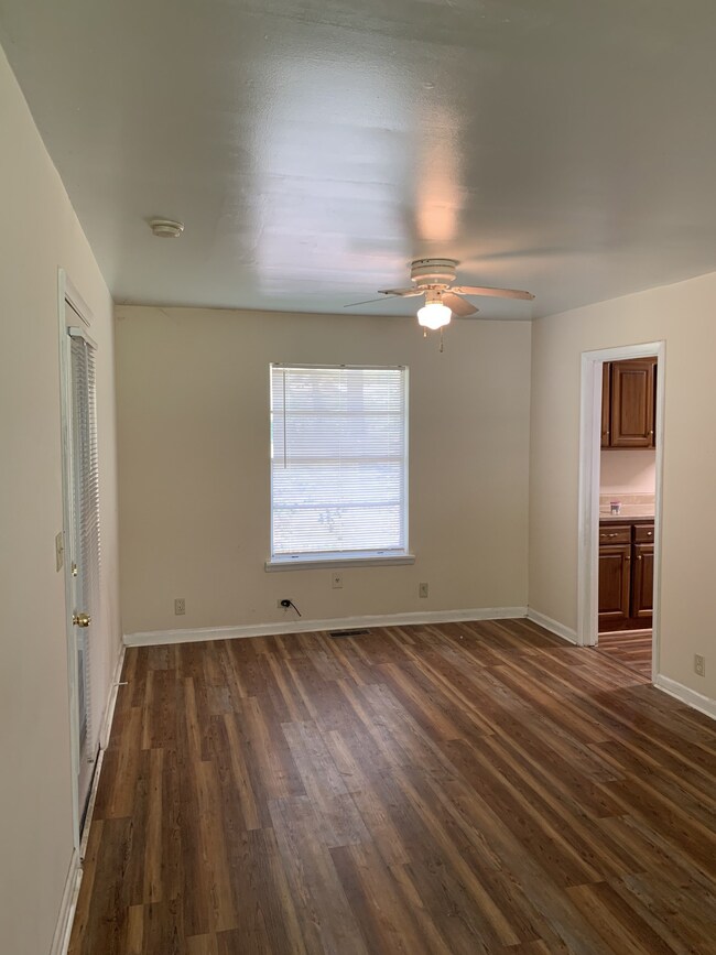 1010 Keylon St, Manchester, TN 37355 - photo 4