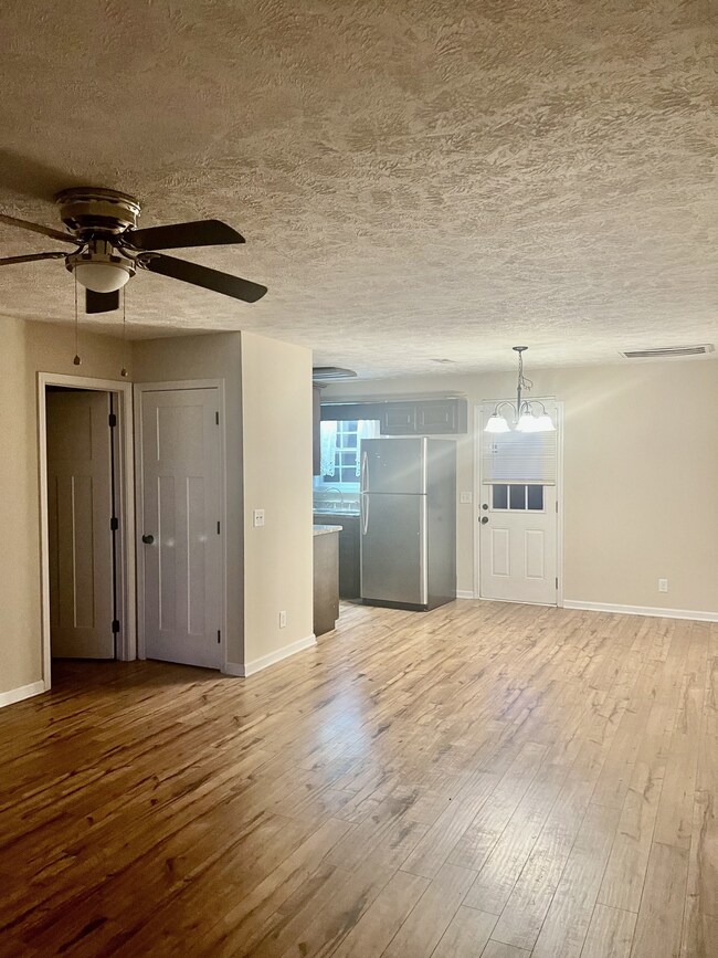 103 Stonefield Cir, Shelbyville, TN 37160 - photo 2