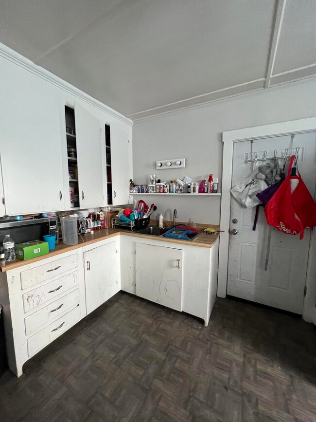6 1st Floor Kitchen