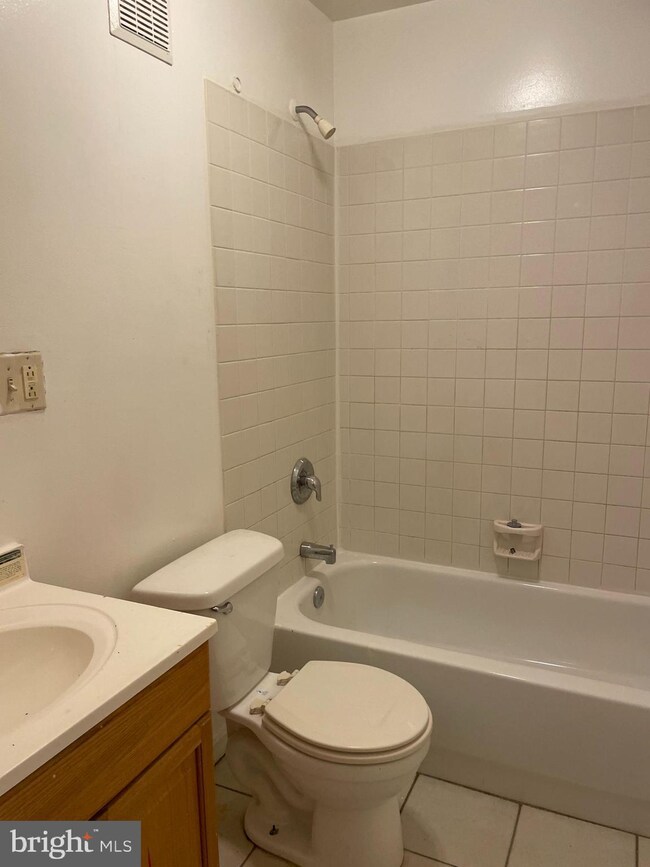 1223 N Eden St unit 1, Baltimore, MD 21213 - photo 4