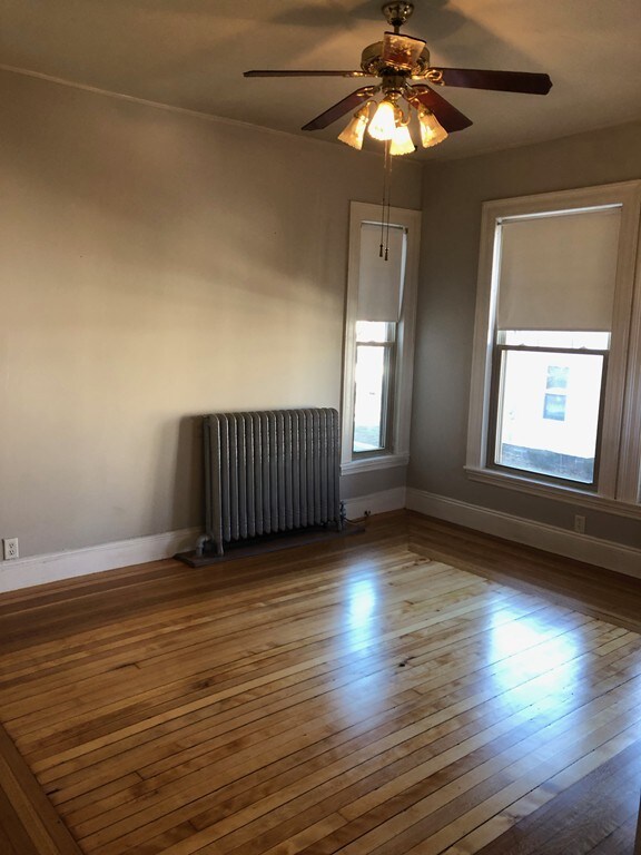 312 Wilder St unit 1R, Lowell, MA 01851 - photo 3