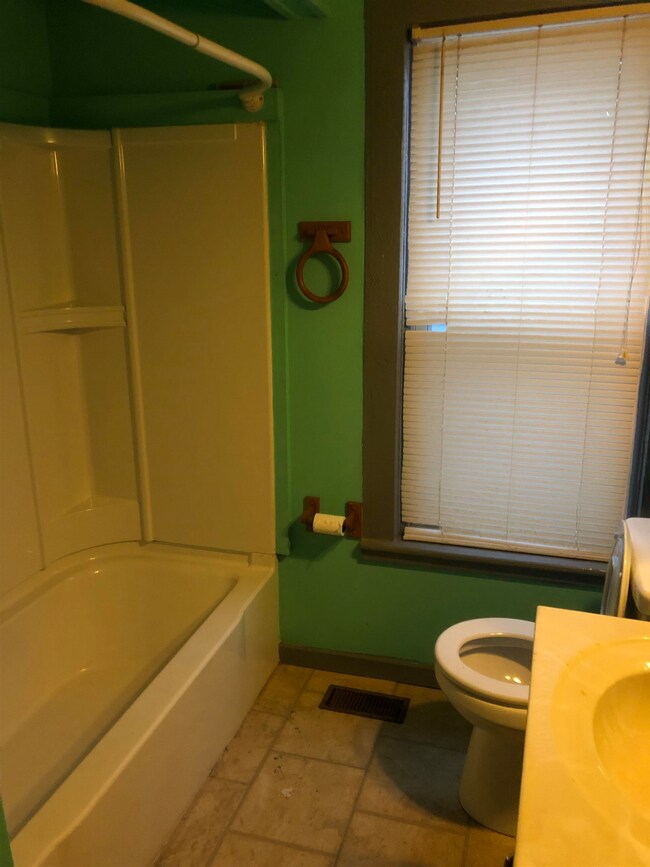 38 Baxter St, Rutland, VT 05701 - photo 7