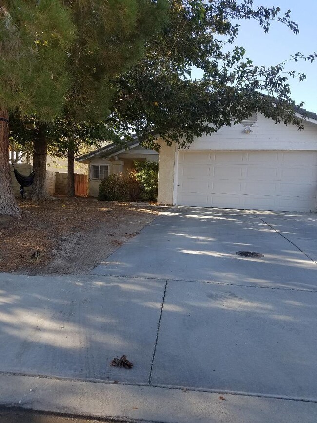 3424 Limestone Dr, Rosamond, CA 93560 - photo 6