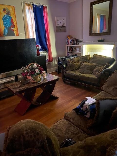 717 N 2nd liv rm