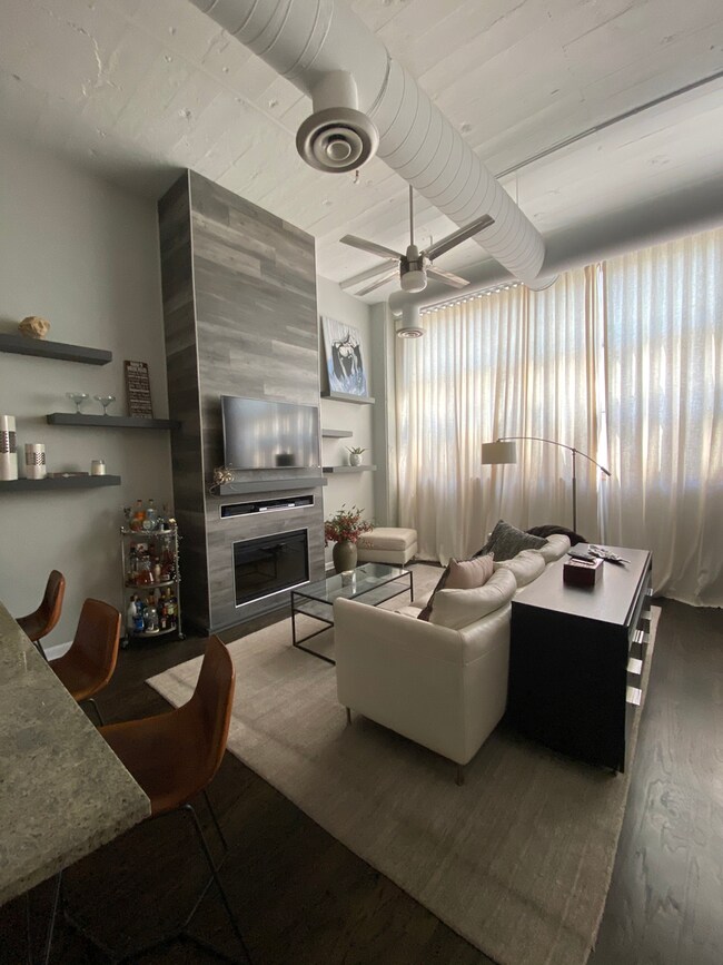 2750 N Wayne Ave unit M, Chicago, IL 60614 - photo 2