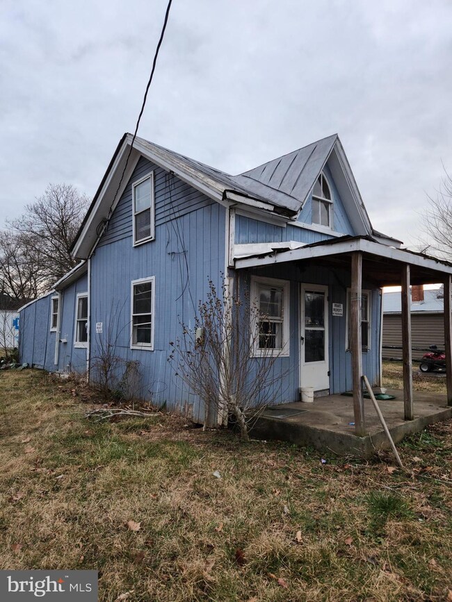 219 E 7th St, Front Royal, VA 22630 - photo 2