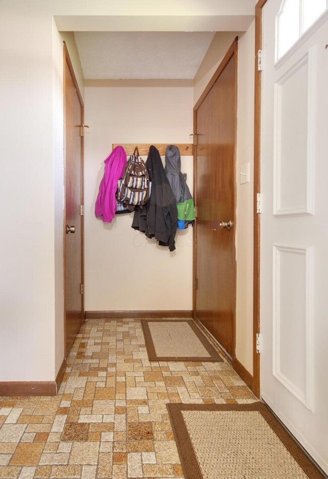 EntryCloset