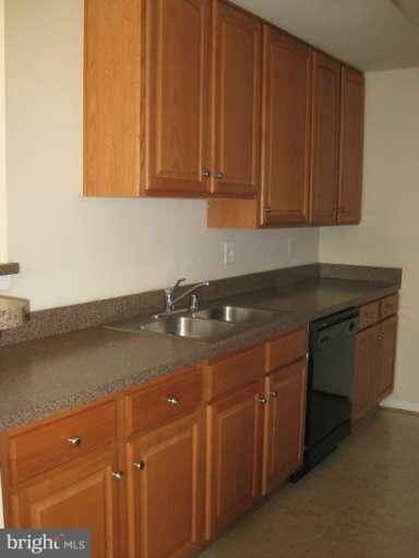 8923 Milford Haven Ct unit 23B, Lorton, VA 22079 - photo 4
