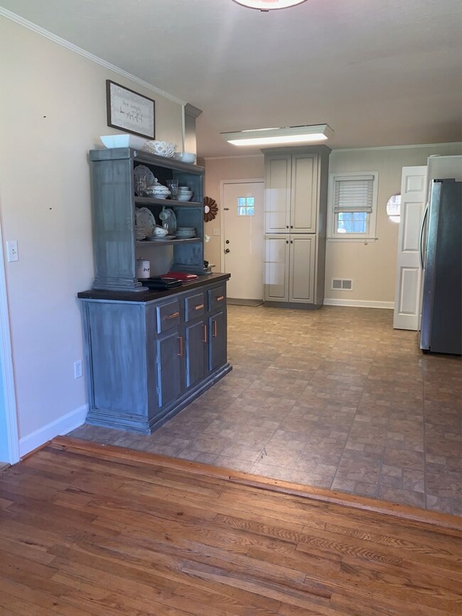 Open Kitchen den area
