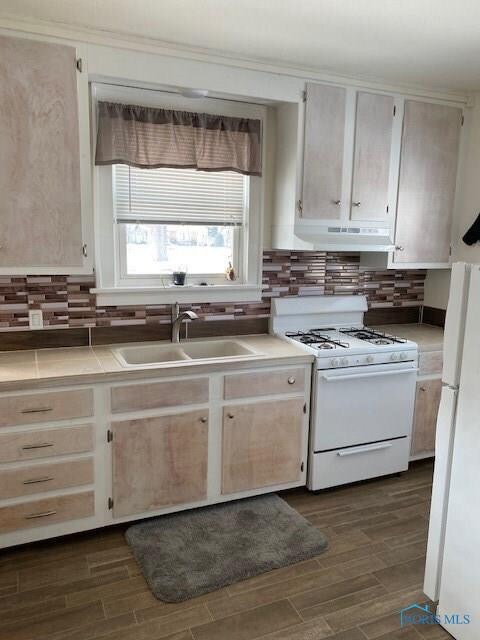 2052 Barrows St, Toledo, OH 43613 - photo 7