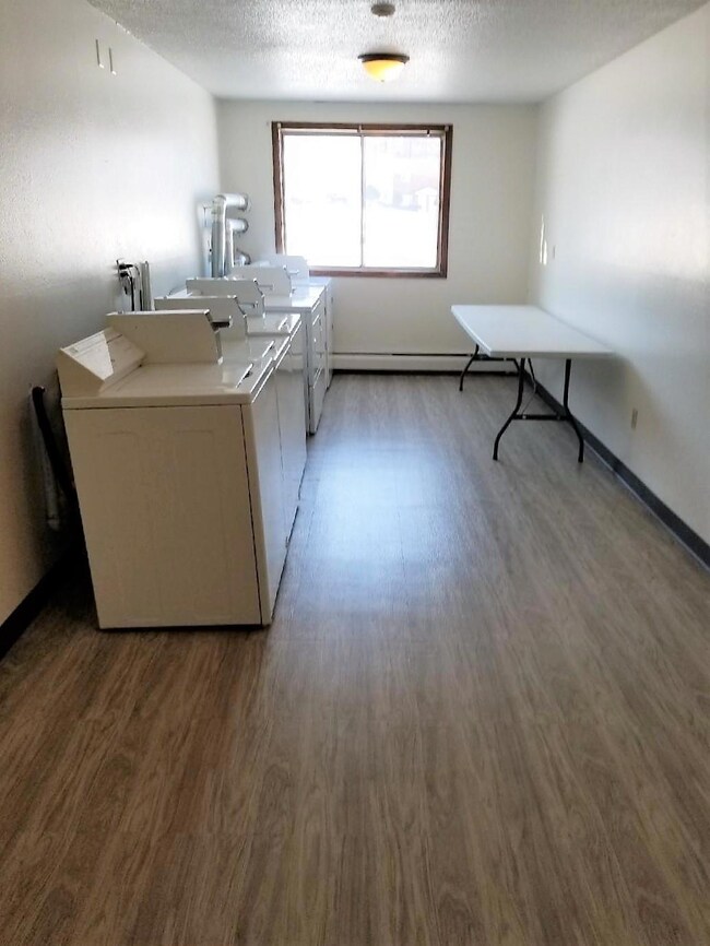 417 S Wasson Ln unit G2, River Falls, WI 54022 - photo 4