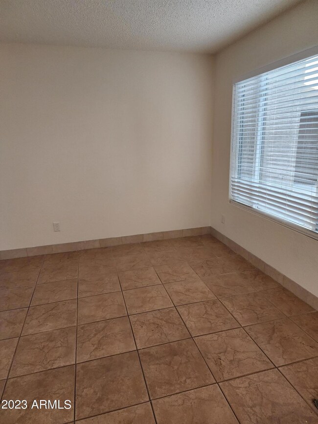 1712 E Pepper Cir unit 1, Mesa, AZ 85203 - photo 4