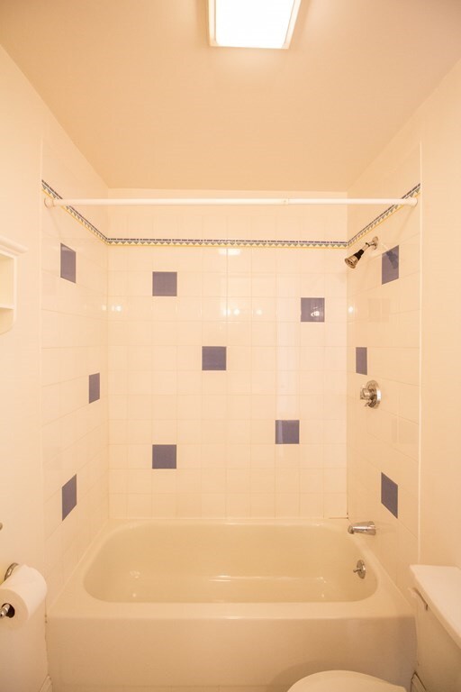 332 Jamaicaway unit 301, Jamaica Plain, MA 02130 - photo 7