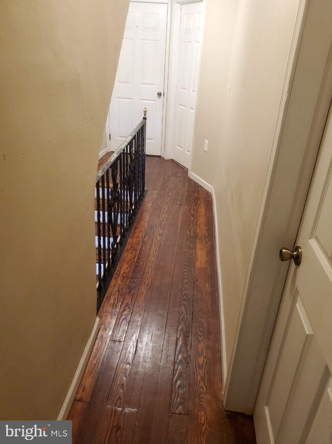 459 E Strawberry St, Lancaster, PA 17602 - photo 7