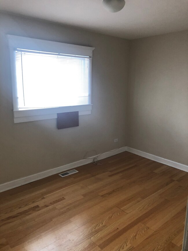 903 S Spring Rd, Elmhurst, IL 60126 - photo 2