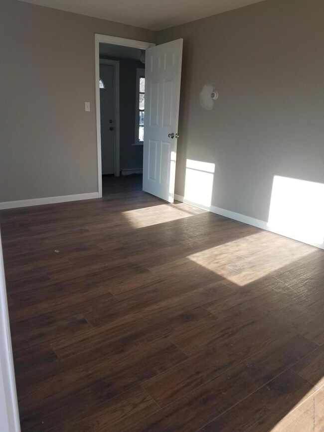 8 Passaic St, North Middletown, NJ 07748 - photo 3