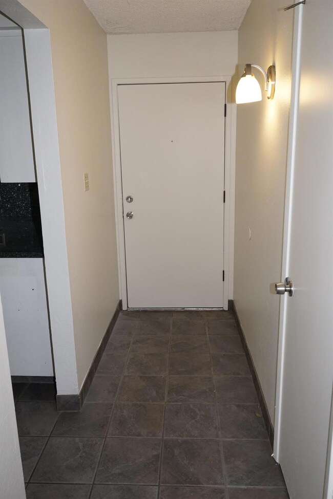 5936 E Lansing Way, Fresno, CA 93727 - photo 6