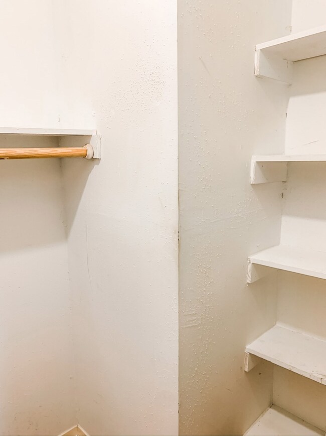 1906 Rainy River Dr, Houston, TX 77088 - photo 5