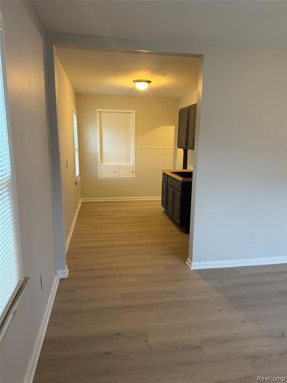 18810 Roscommon St, Harper Woods, MI 48225 - photo 6