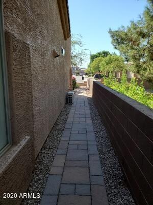 WeatherbySideEntrance2
