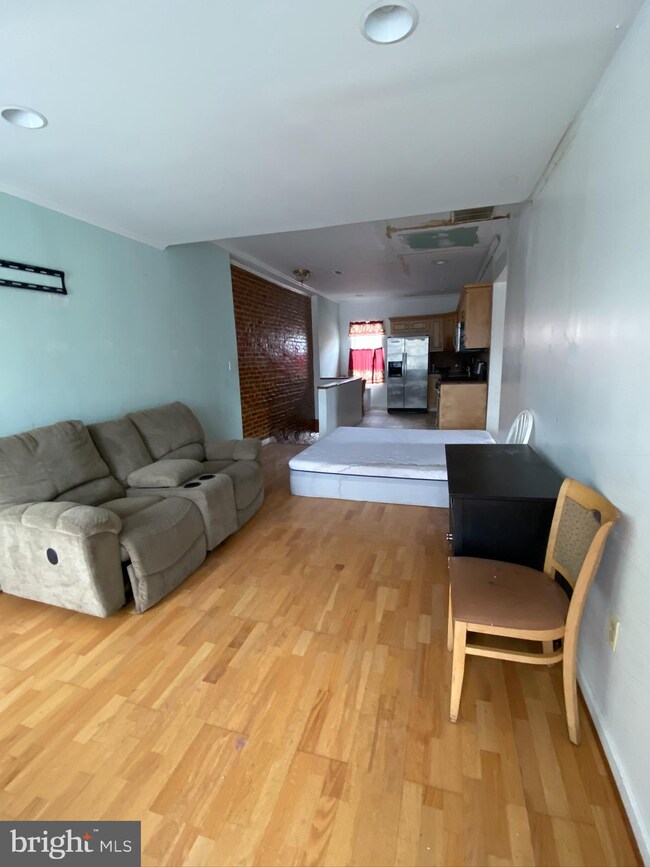 137 N Belnord Ave, Baltimore, MD 21224 - photo 6
