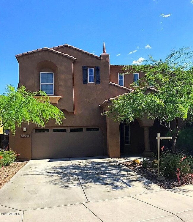 13636 W Chaparosa Way, Peoria, AZ 85383 - photo 2