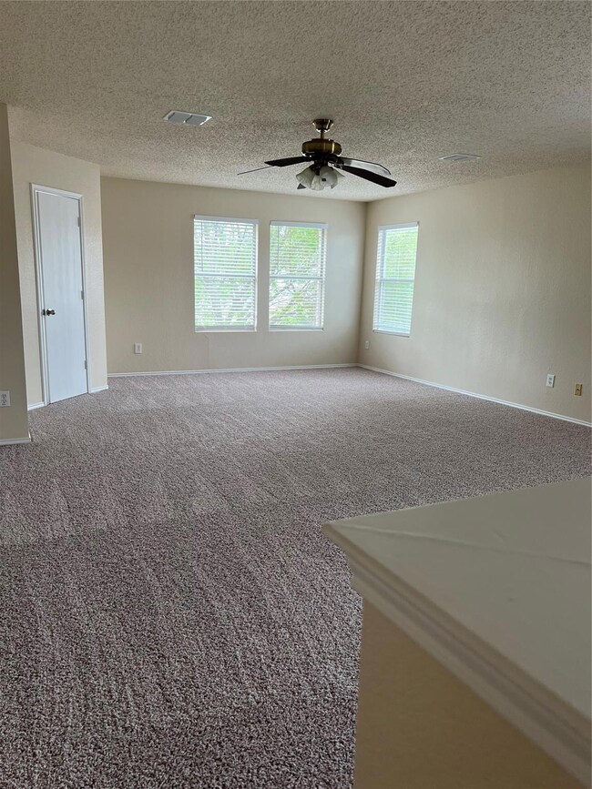 8204 Clear River Ln, Denton, TX 76210 - photo 4