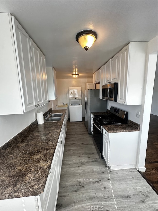 1047 E Spicer St, Carson, CA 90745 - photo 4