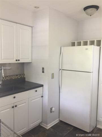 12025 NE 8th Ave unit 3, Biscayne Park, FL 33161 - photo 3