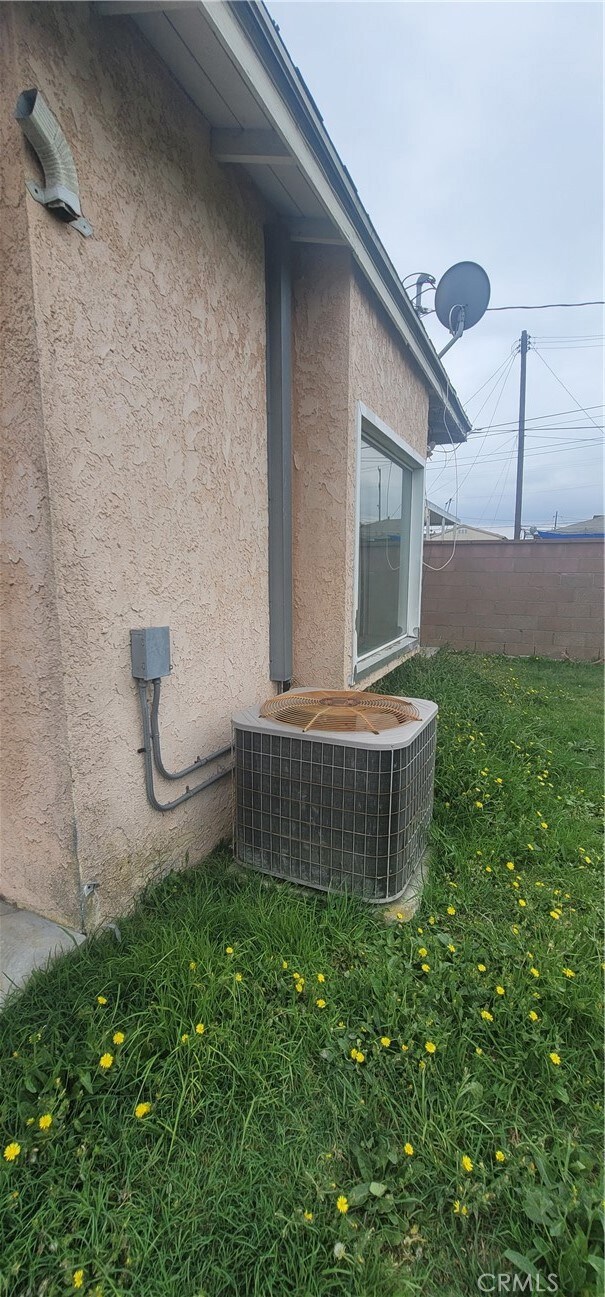 415 S Amantha Ave, Compton, CA 90220 - photo 6