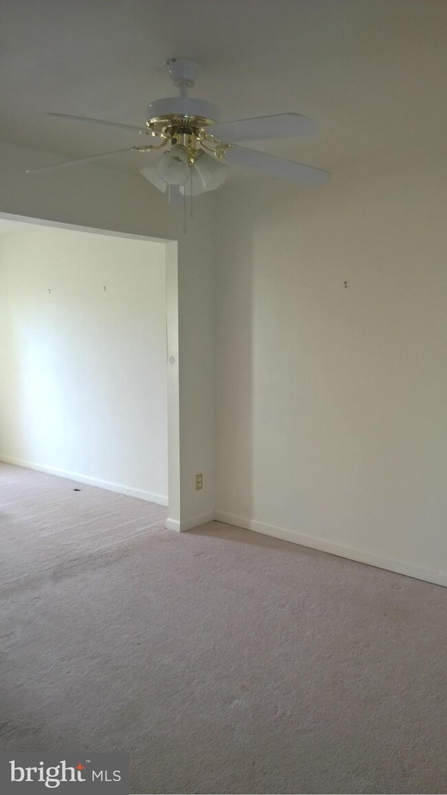 6040 Saint Moritz Dr, Temple Hills, MD 20748 - photo 4