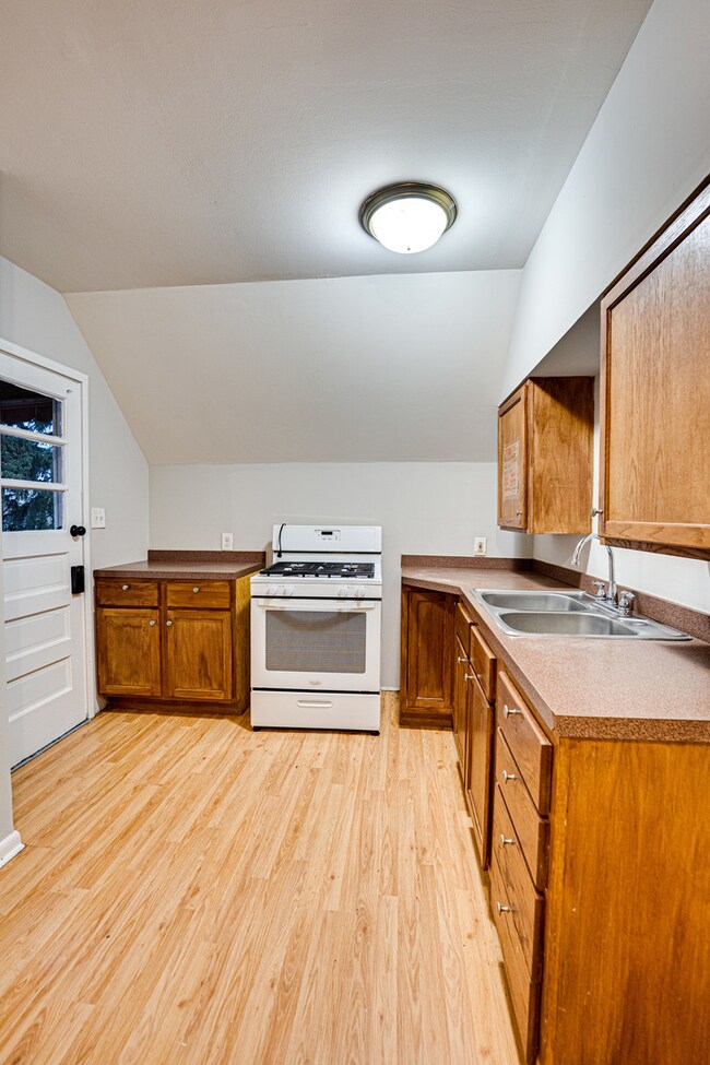 unlisted-address, Aurora, IL 60505 - photo 4