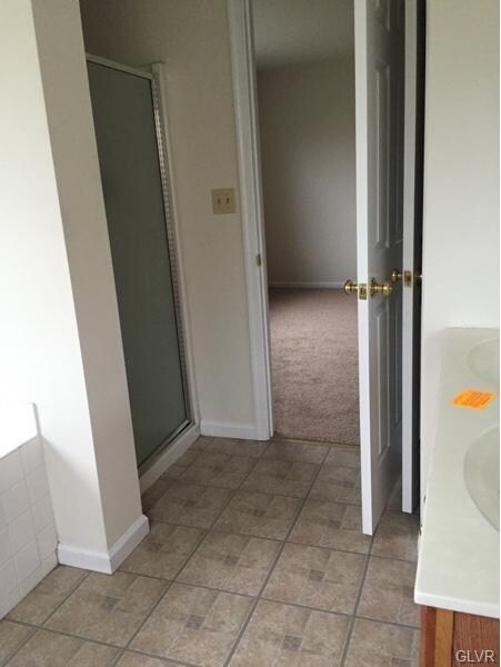 6834 Hunt Dr, Macungie, PA 18062 - photo 5