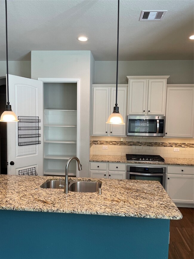 3823 Wright's Landing Dr, Spring, TX 77386 - photo 2