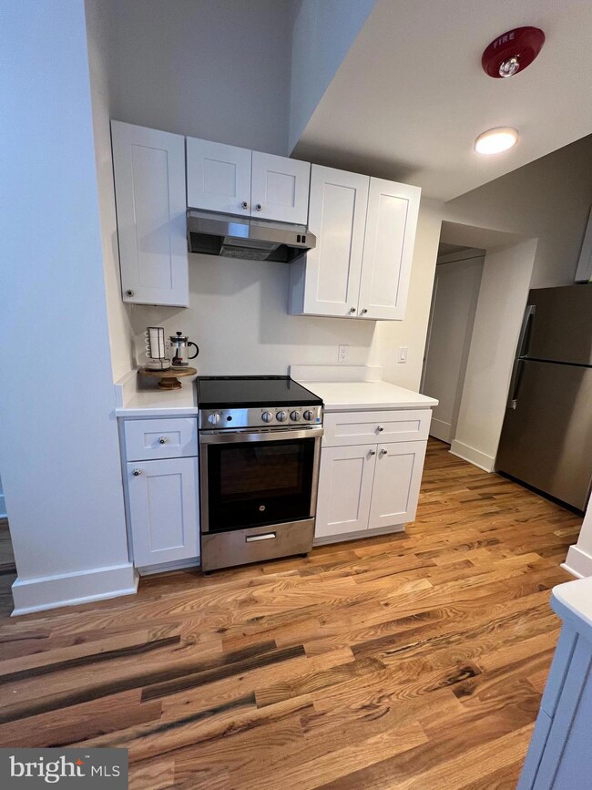 106 E Broad St unit 2, Burlington, NJ 08016 - photo 4