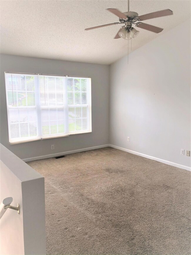 42 Taylor Ridge Ct, Johnson City, TN 37601 - photo 5