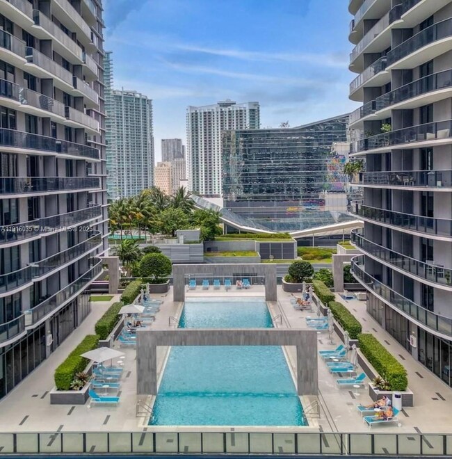 55 SW 9th St unit 2902, Miami, FL 33130 - photo 7