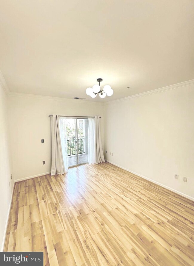 12909 Centre Park Cir unit 305, Oak Hill, VA 20171 - photo 4