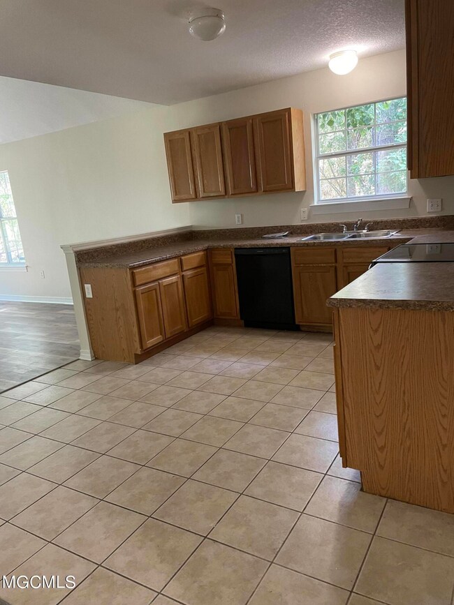 6027 Tate St, Bay Saint Louis, MS 39520 - photo 5