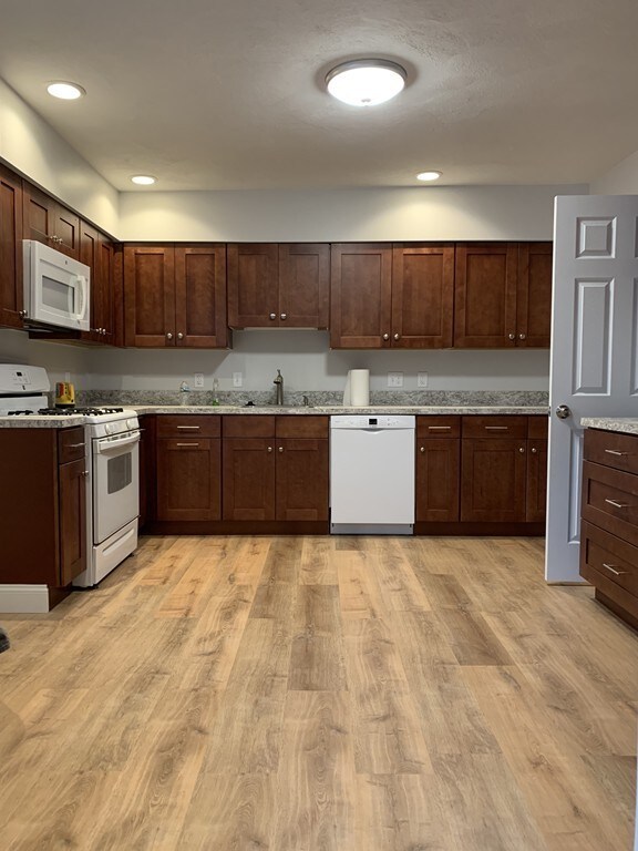 116 Washington St unit 1, Peabody, MA 01960 - photo 2