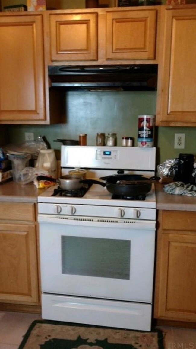 2325 S Pershing Dr, Muncie, IN 47302 - photo 7