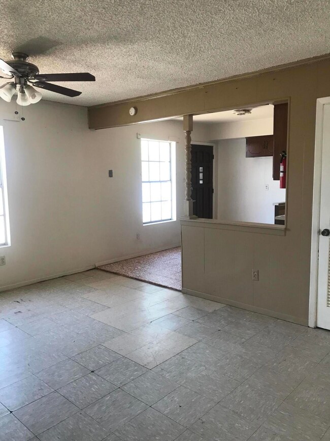 7828 West Dr unit A, El Paso, TX 79915 - photo 2