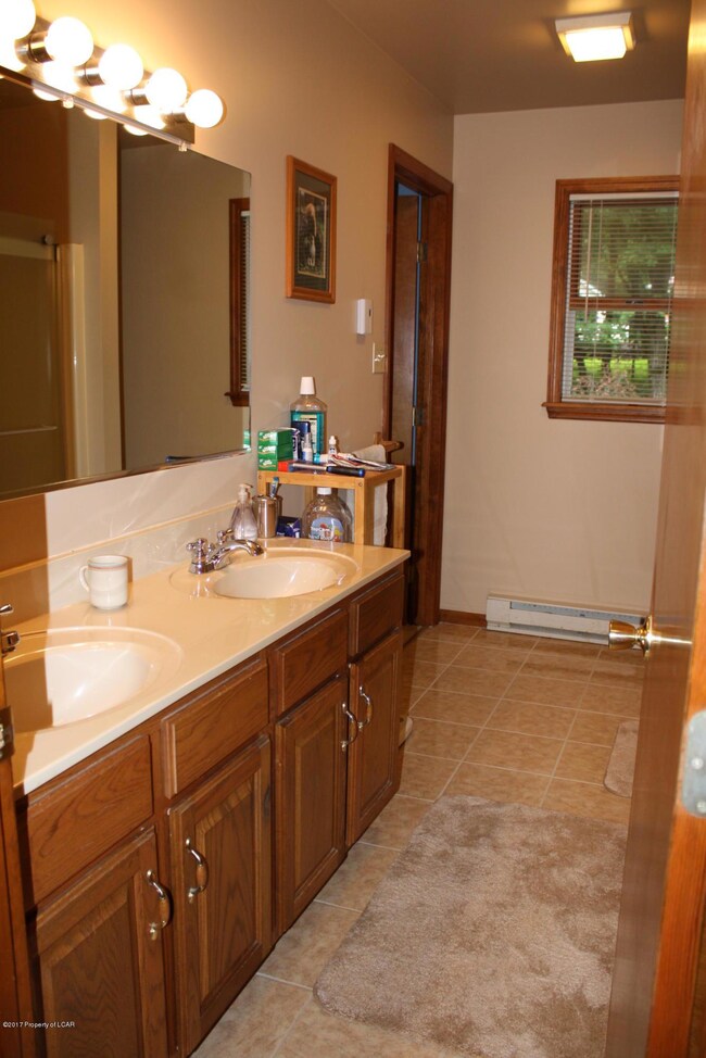 354A S Main Rd, Mountain Top, PA 18707 - photo 7