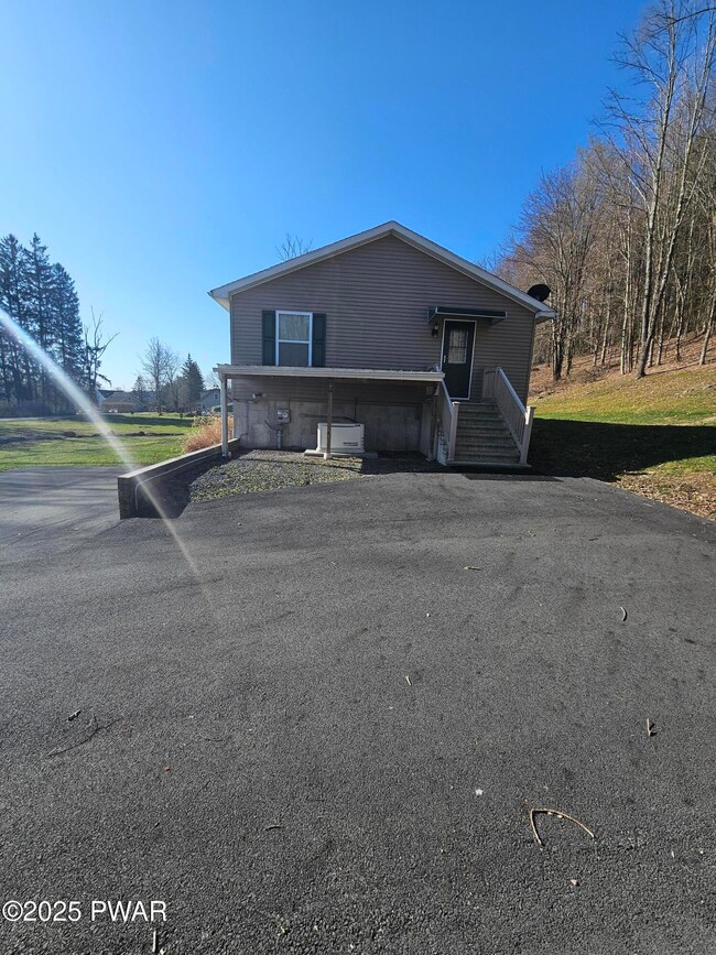 27 Bryant Rd, Honesdale, PA 18431 - photo 4