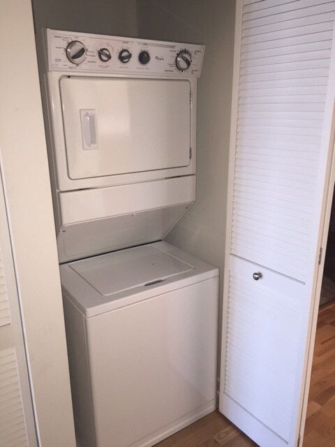 Shoemaker Lofts unit 320, Chicago, IL 60618 - photo 4